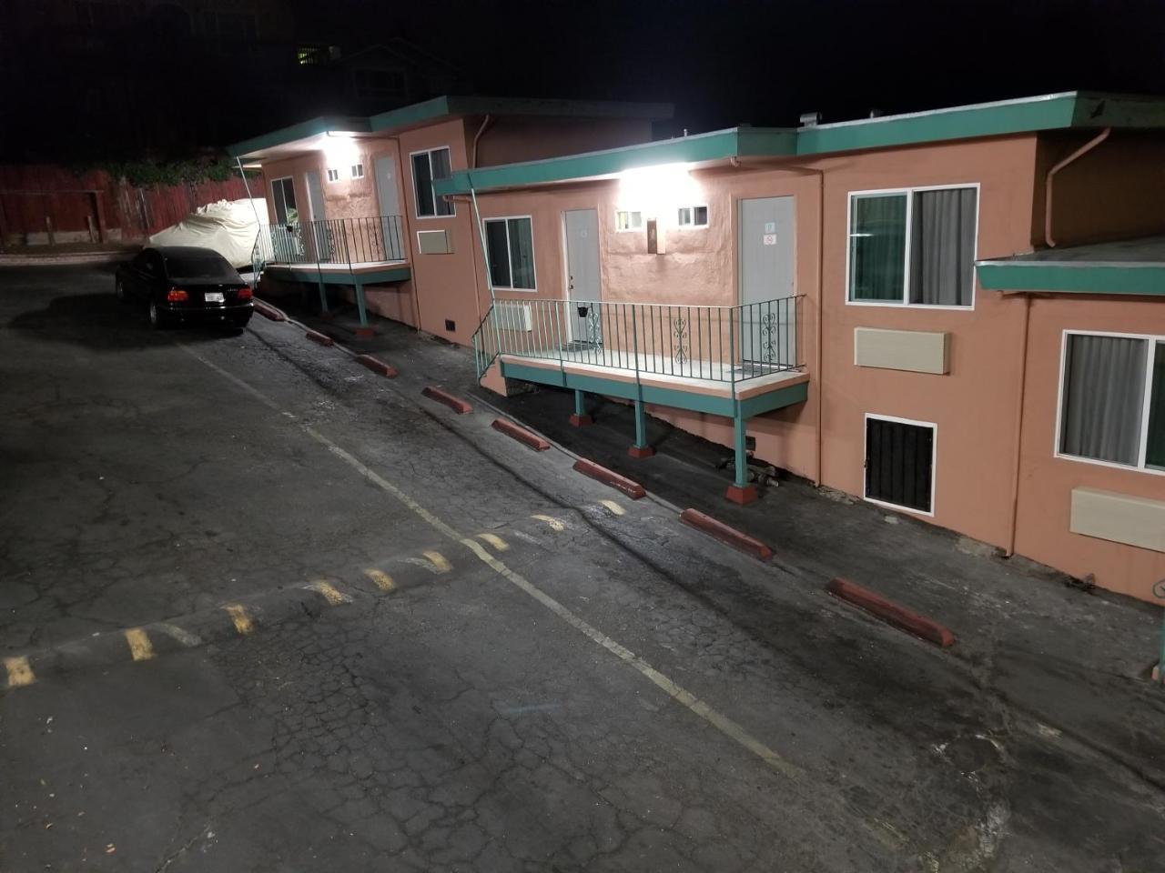Travis Lodge Motel 16 Oakland Extérieur photo