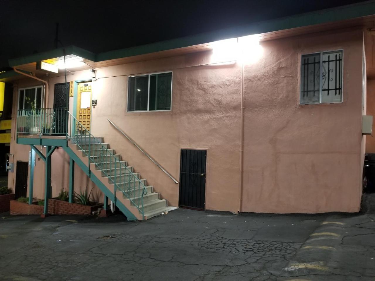 Travis Lodge Motel 16 Oakland Extérieur photo